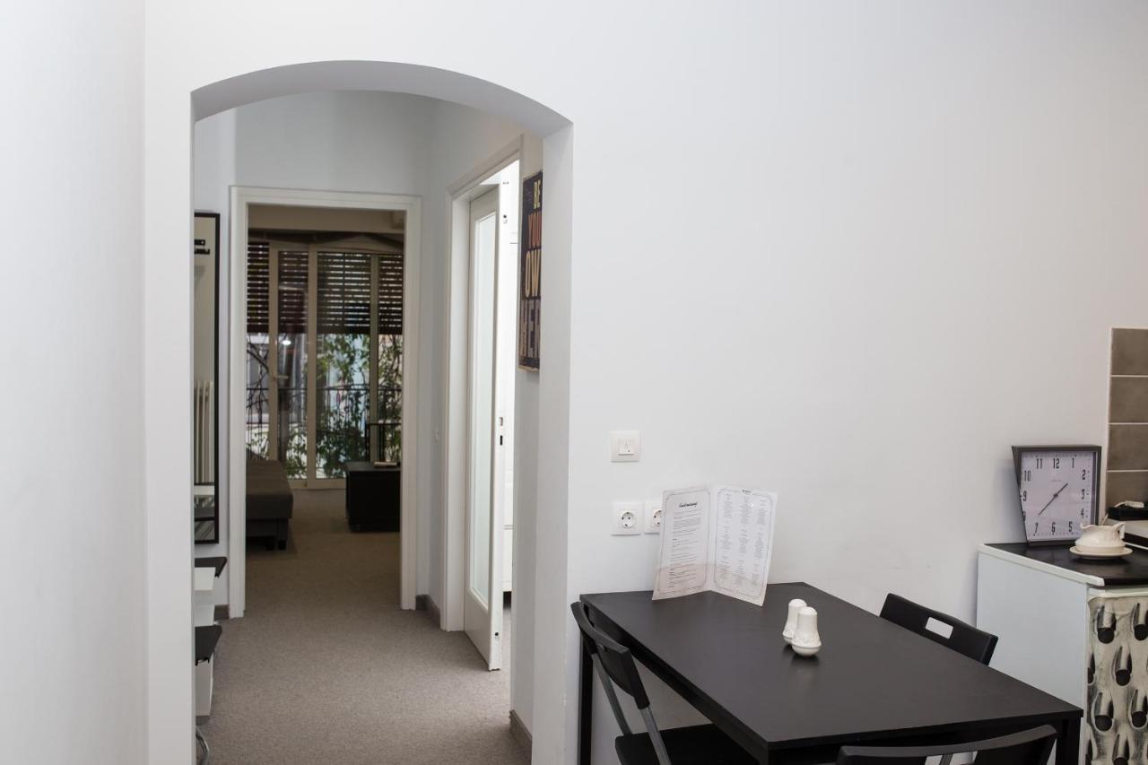 Dimitras Apartment Афины Экстерьер фото